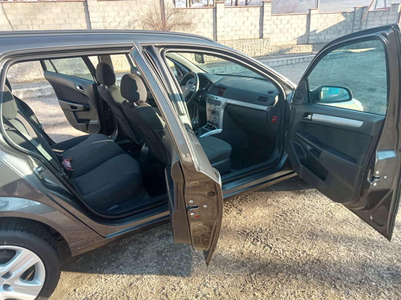 Продажа Vanzare Автомобиля Opel Astra за 5 150 €, 2009г., Молдова, г 